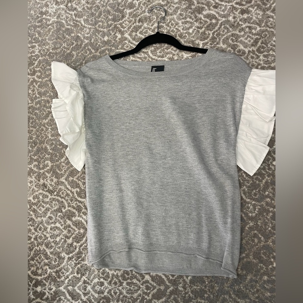 Adorable flutter sleeve, thin  gray sweater